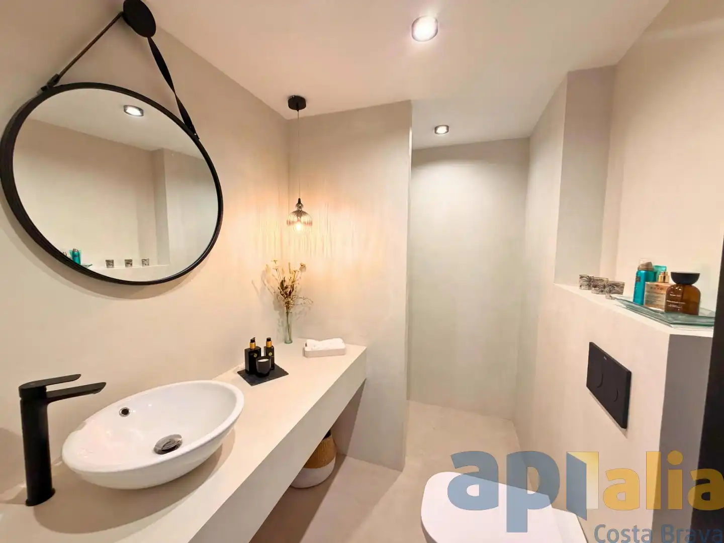 Bathroom of Apartments for sale in Castell d'Aro, Platja d'Aro i s'Agaró  with Air Conditioner, Heating and Private garden