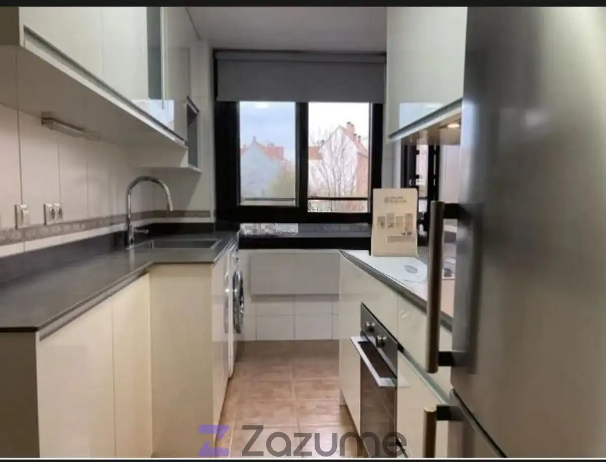 Cocina de Apartamento de alquiler en Madrid con Aire acondicionado, Calefacción y Jardín privado
