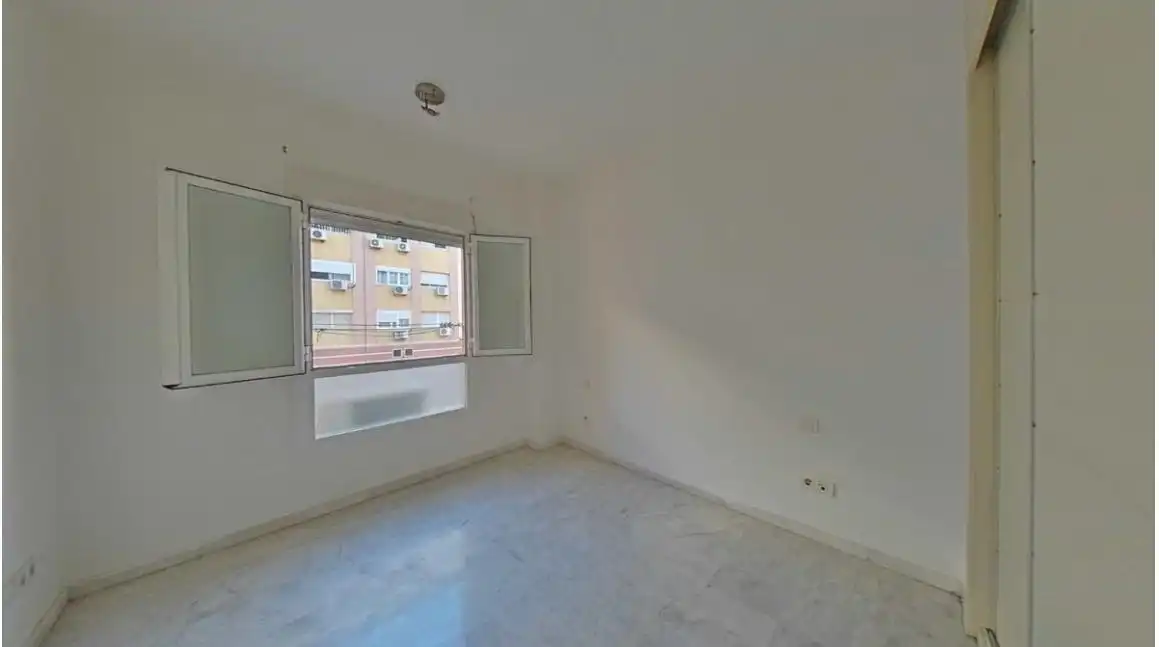 Bedroom of Flat for sale in Sevilla