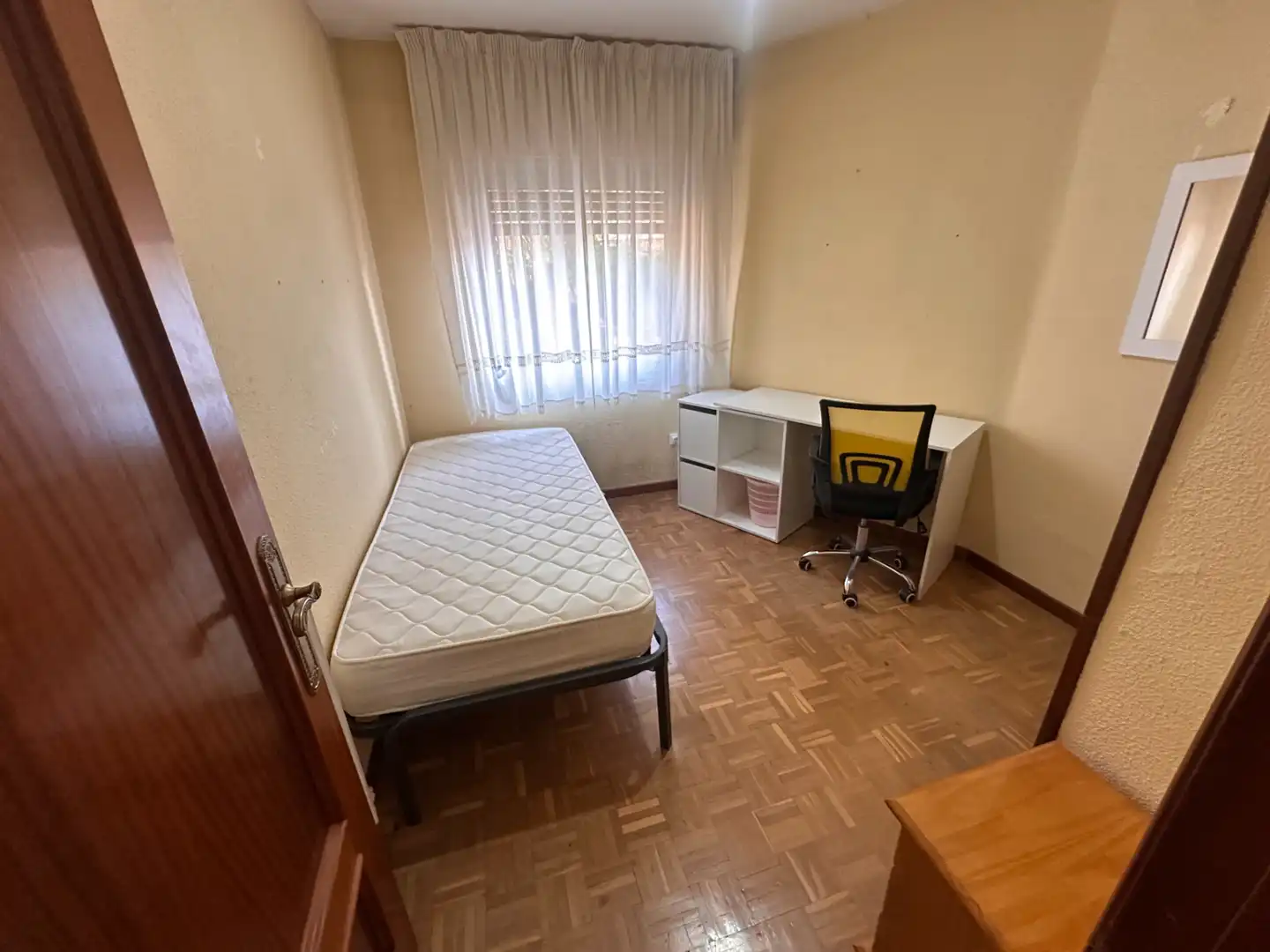 Bedroom of Flat for rent in Cuenca  with Heating, Furnished and Oven