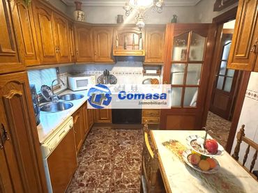 Piso con ascensor en venta en Martos