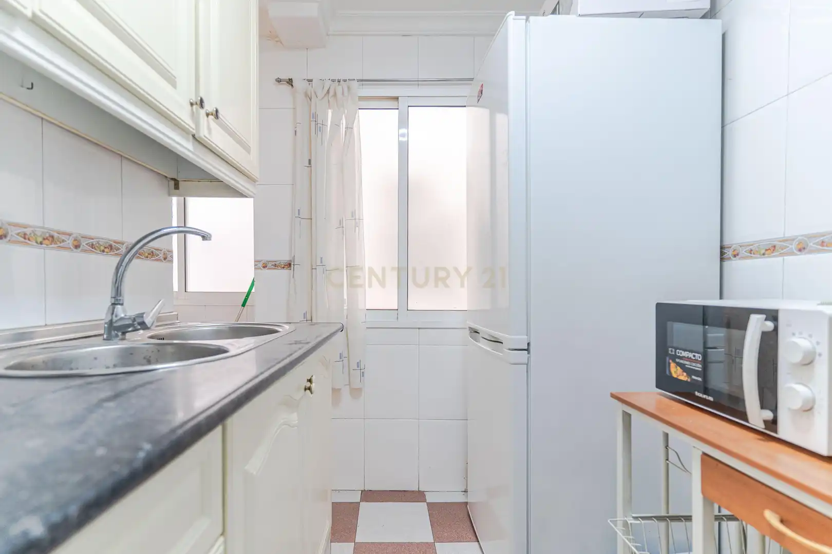 Bedroom of Flat for sale in Granada  with Air Conditioner and Balcony
