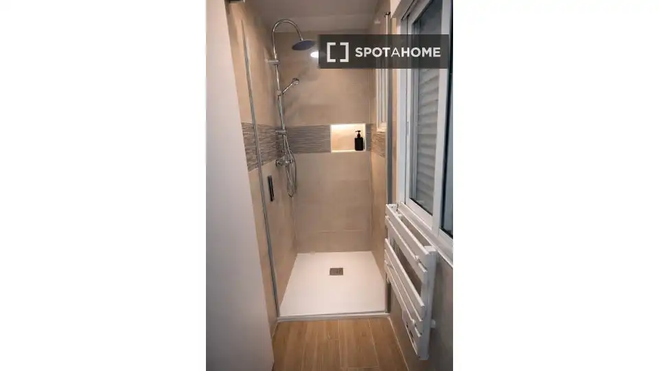 Bathroom of Flat for share in Eixample