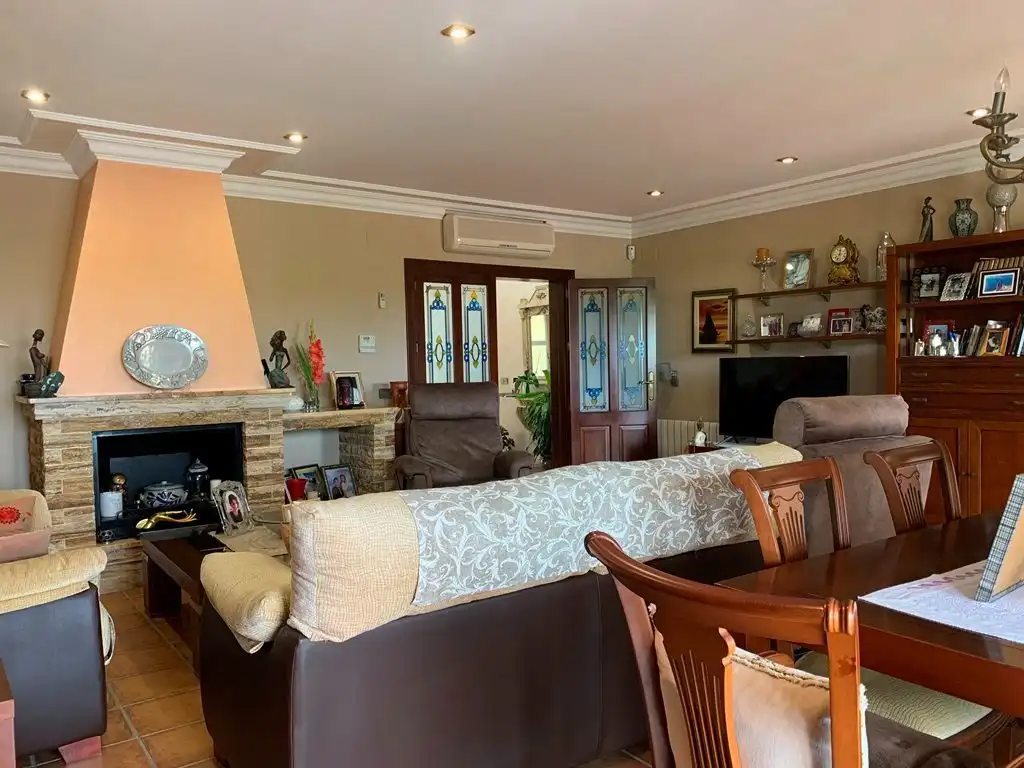 Sala de estar de Casa o chalet en venta en L'Alfàs del Pi con Aire acondicionado, Calefacción y Jardín privado