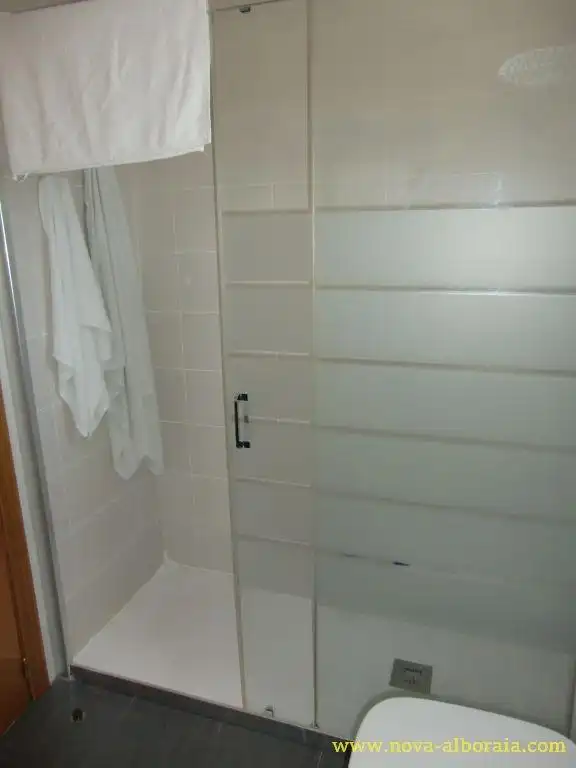 Baño de Casa adosada en venta en Bétera con Aire acondicionado, Calefacción y Jardín privado