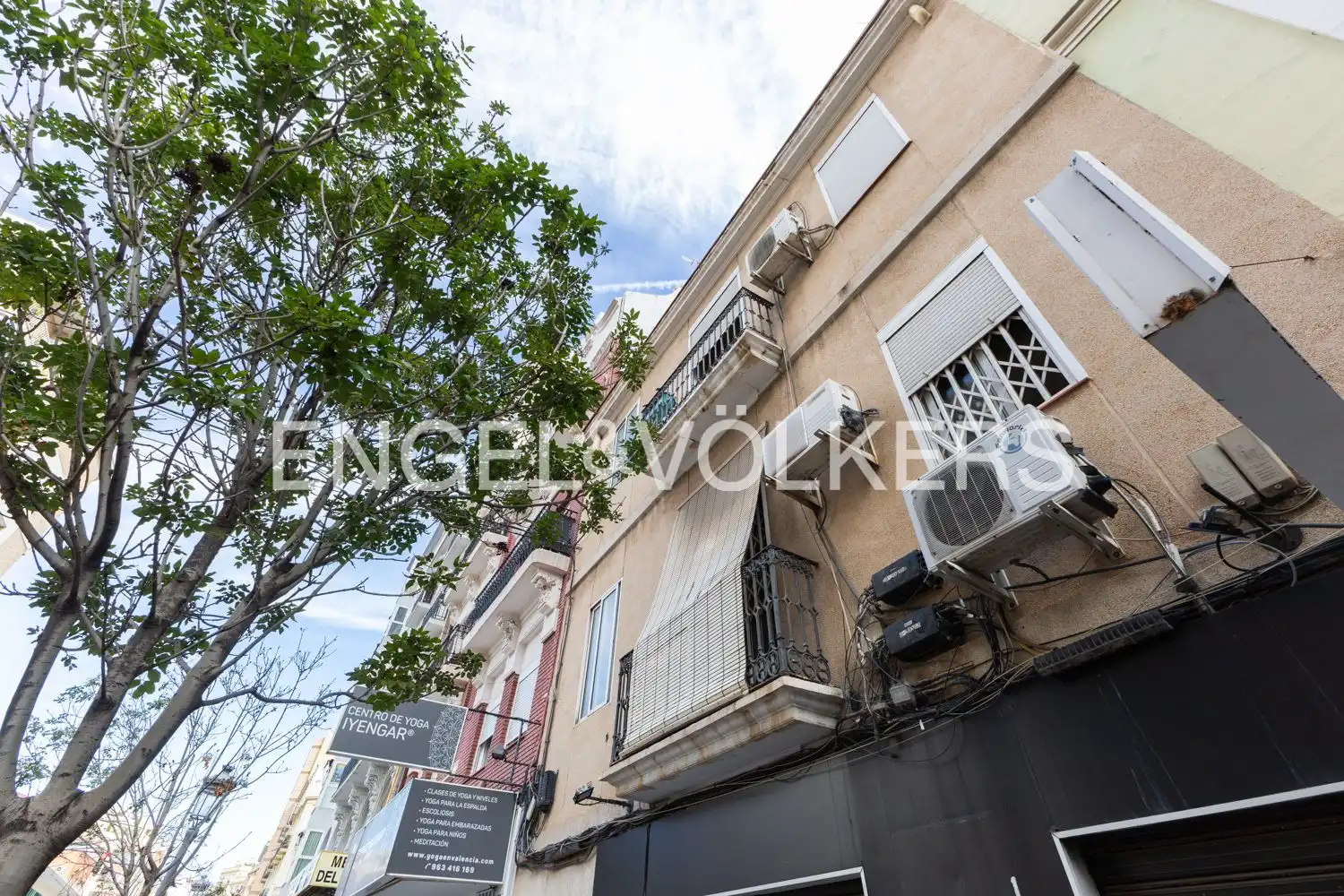 Exterior view of Houses for sale in Valencia  with Heating