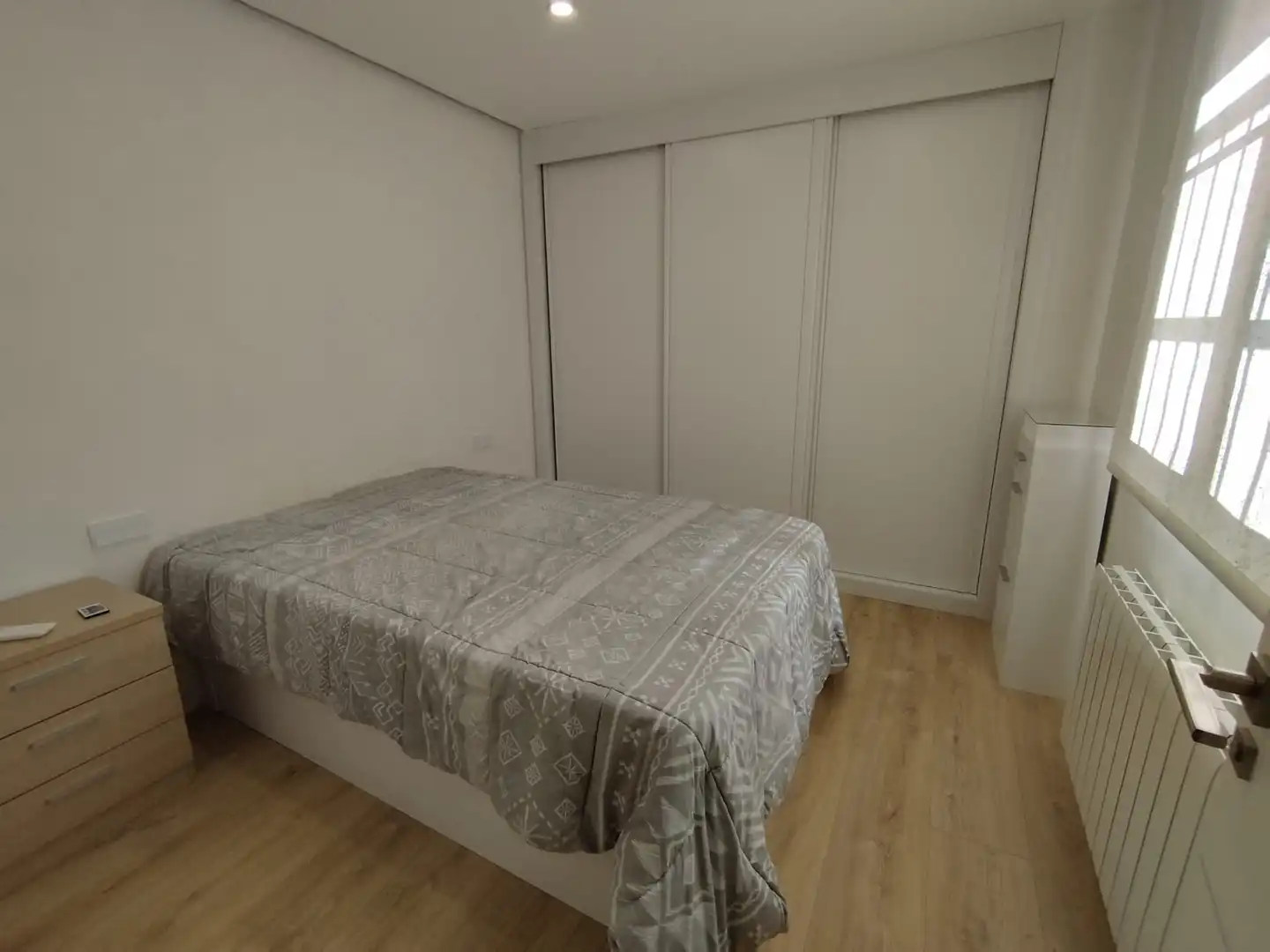 Dormitori de Apartament de lloguer en Alcalá de Henares amb Aire condicionat, Calefacció i Traster