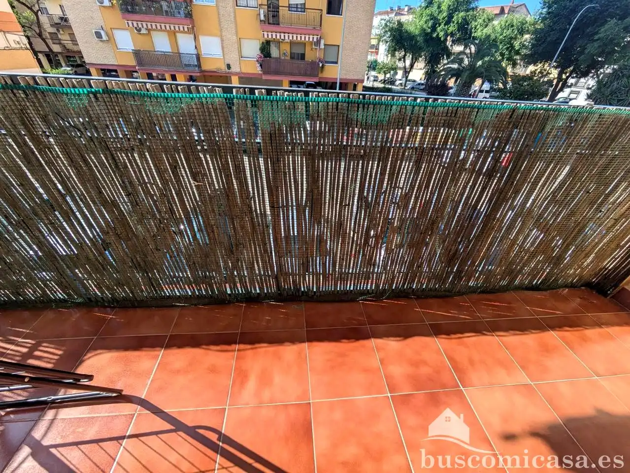 Terrassa de Pis per a compartir en Linares amb Aire condicionat i Moblat