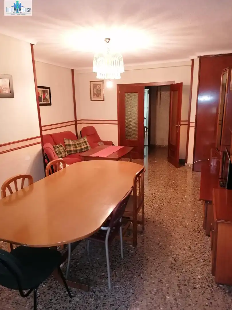 Sala d'estar de Pis en venda en Albacete amb Calefacció, Moblat i Balcó