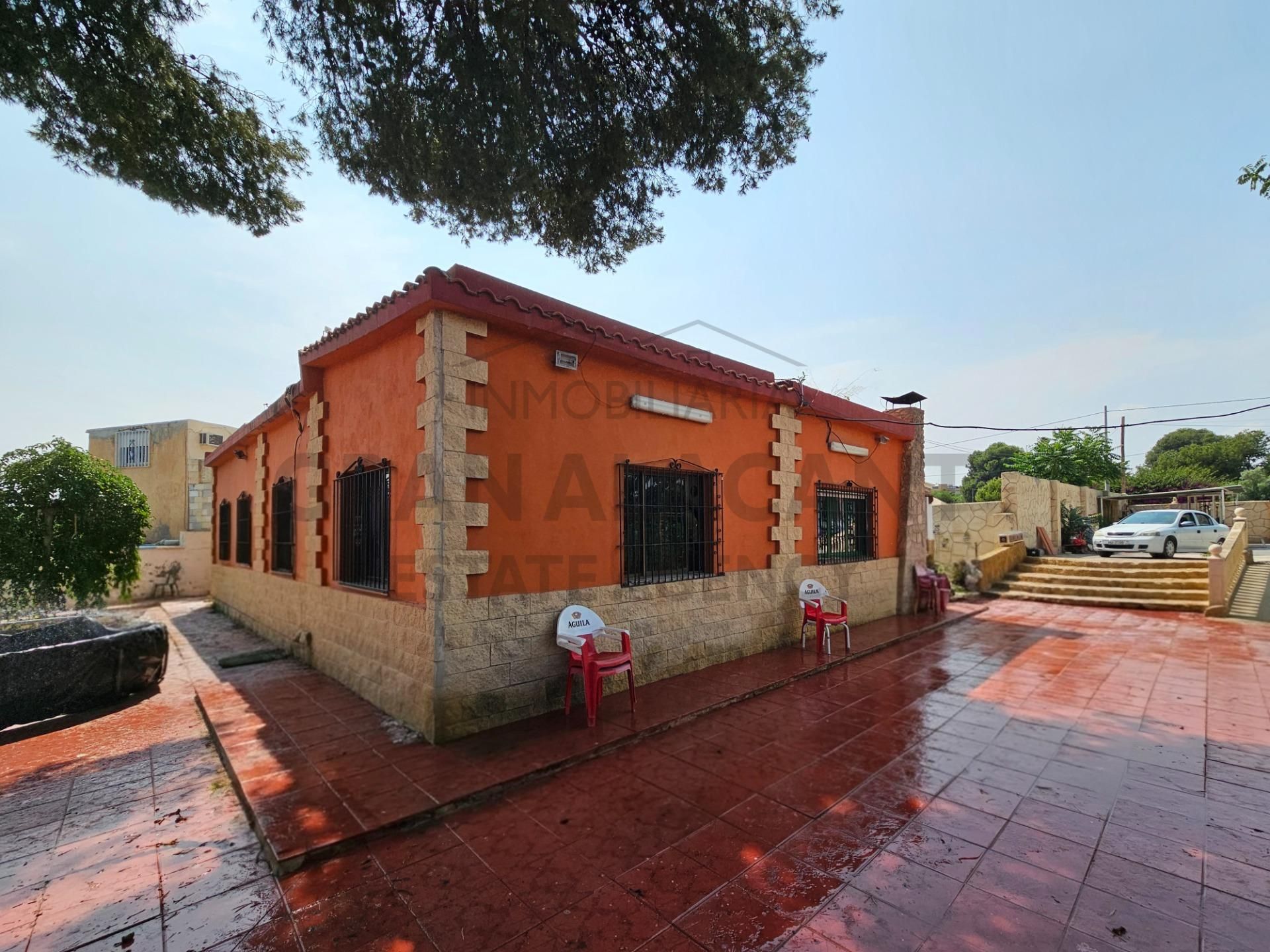 Vista exterior de Casa o xalet en venda en Alicante / Alacant amb Calefacció, Jardí privat i Terrassa