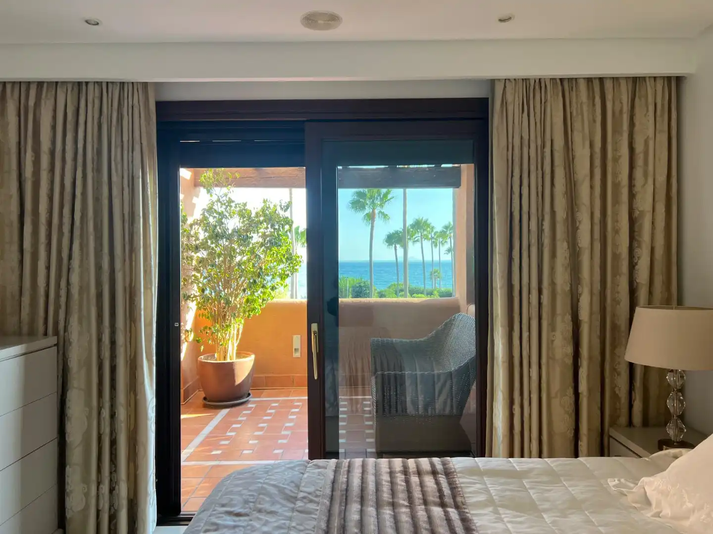 Bedroom of Flat for sale in Estepona  with Air Conditioner, Private garden and Terrace