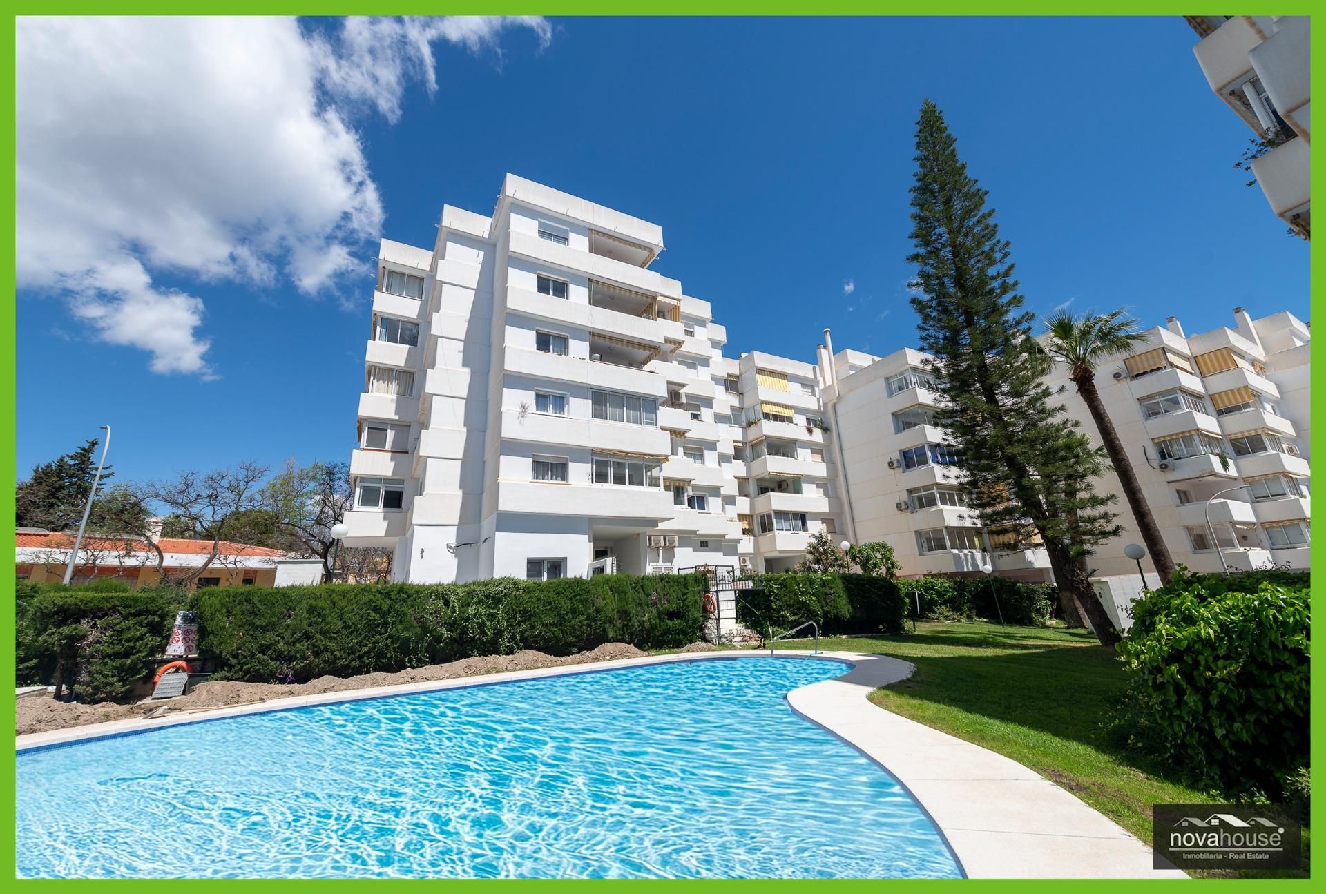 Exterior view of Flat for sale in Benalmádena  with Air Conditioner, Heating and Private garden