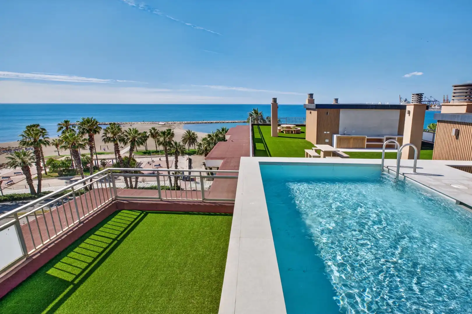 Piscina de Ático en venta en Málaga con Aire acondicionado, Terraza y Piscina