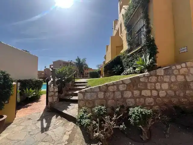 Vista exterior de Ático en venta en Marbella con Aire acondicionado, Terraza y Trastero