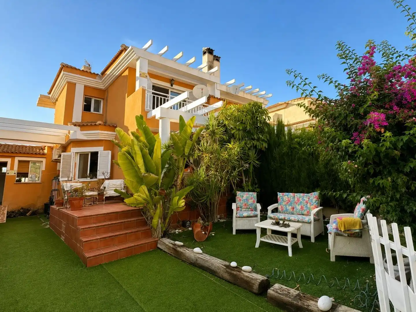 Casa pareada con piscina en venta en Calle MONTE DE STA POLA 10, imagen 2