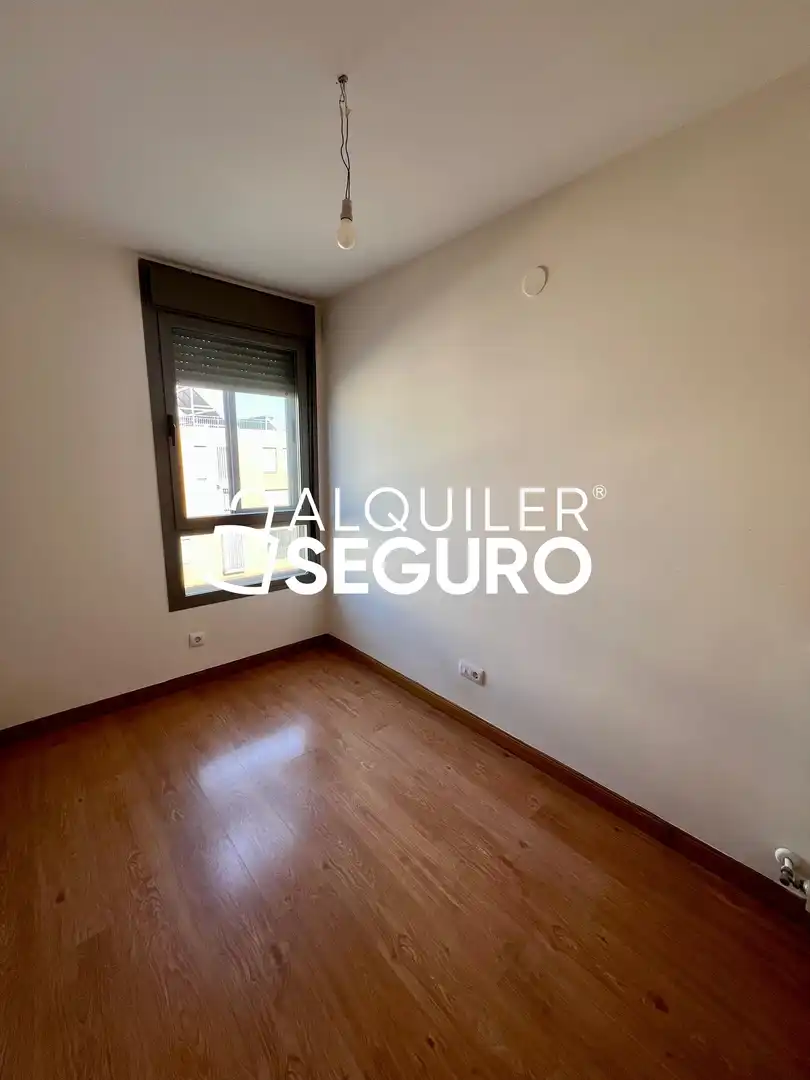 Bedroom of Flat for rent in Alcobendas  with Air Conditioner, Heating and Storage room