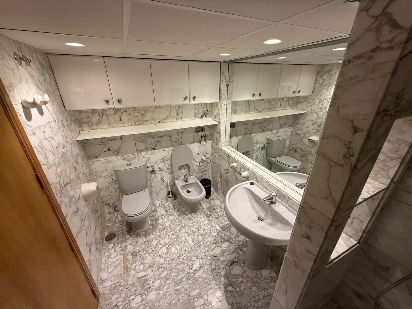 Baño de Piso de alquiler en Murcia con Aire acondicionado, Calefacción y Jardín privado