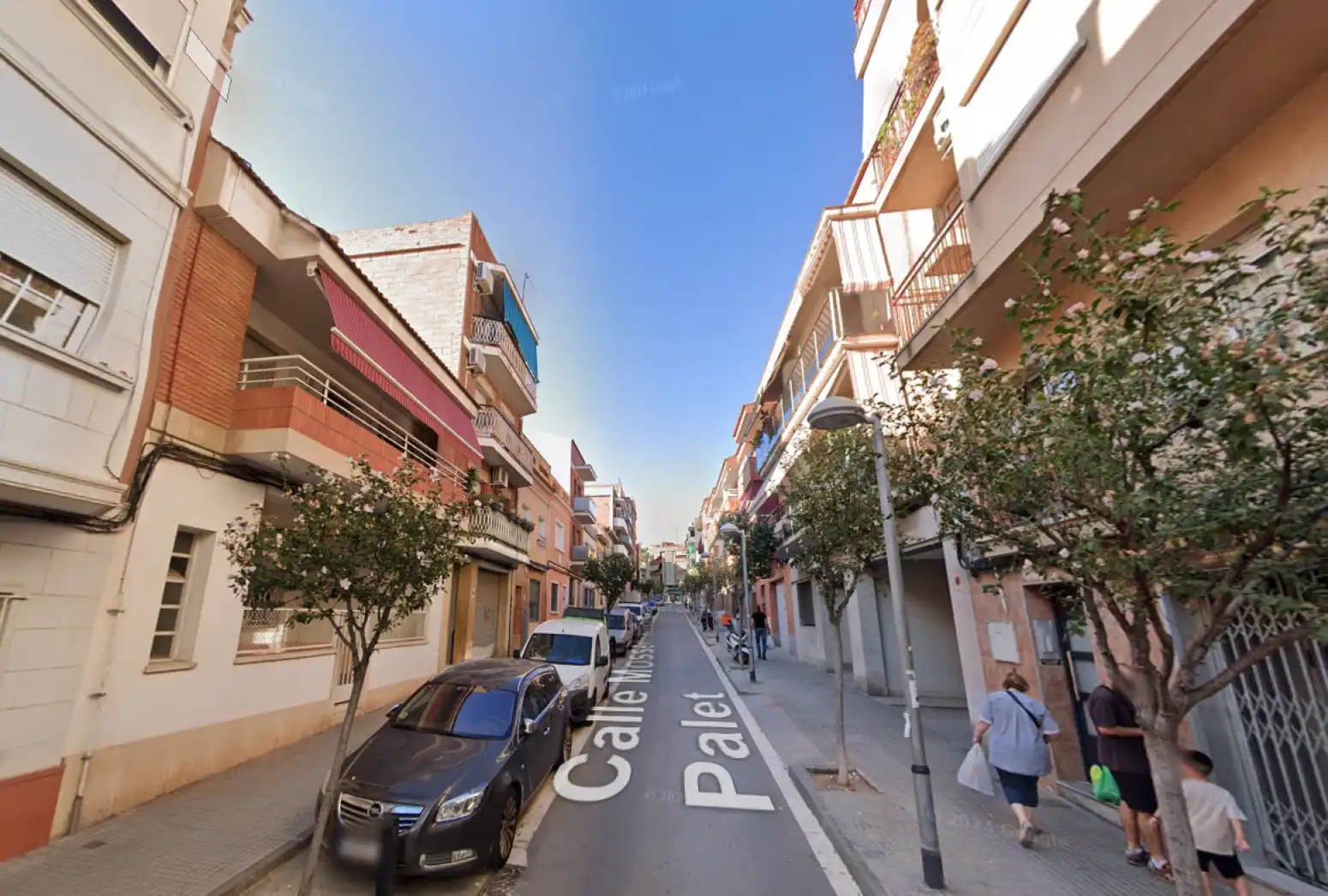 Vista exterior de Piso en venta en Cornellà de Llobregat con Aire acondicionado, Calefacción y Balcón