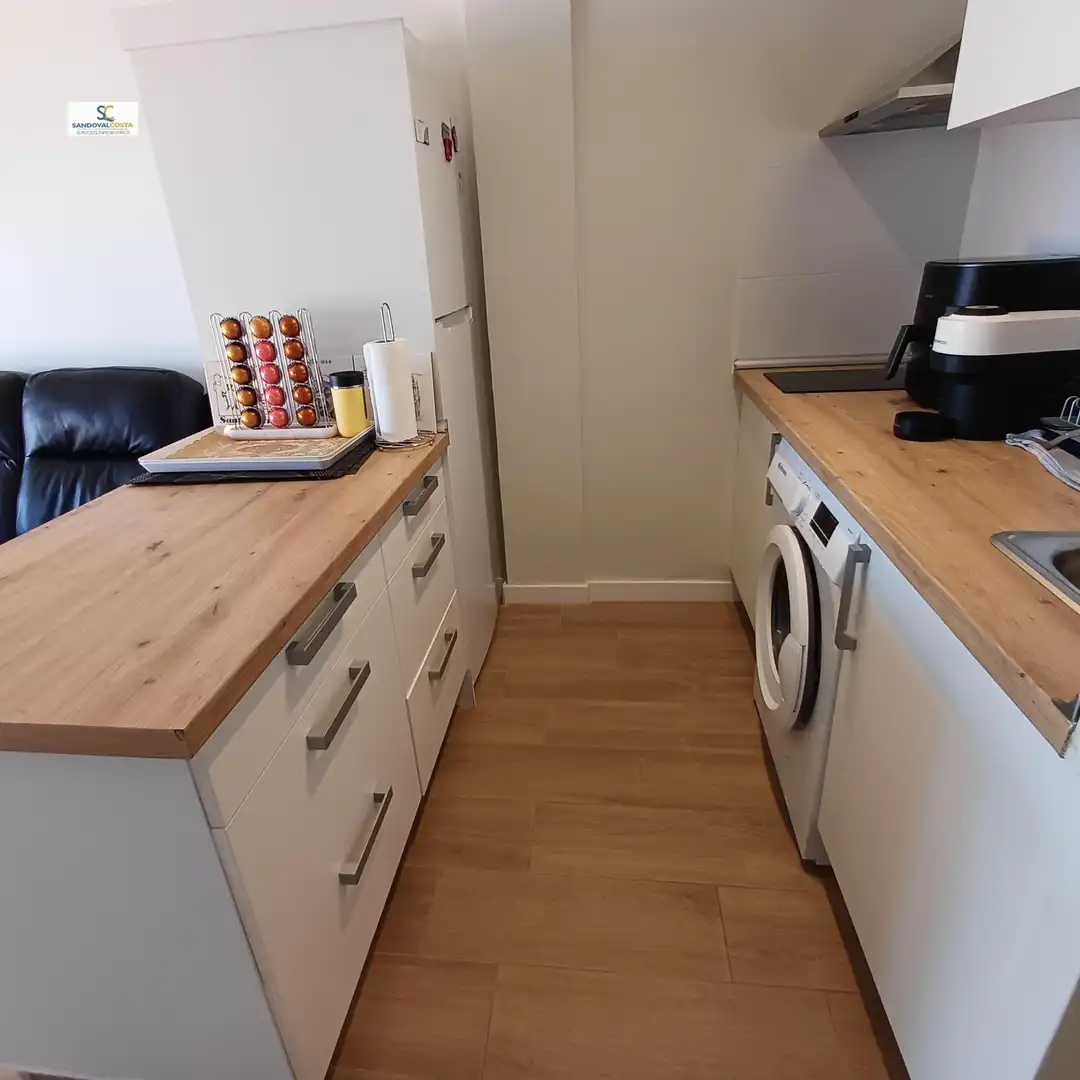 Cocina de Apartamento en venta en Alicante / Alacant con Aire acondicionado y Piscina comunitaria