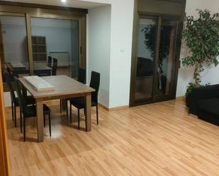 Dining room of Flat to rent in Vic  with Heating, Furnished and Oven