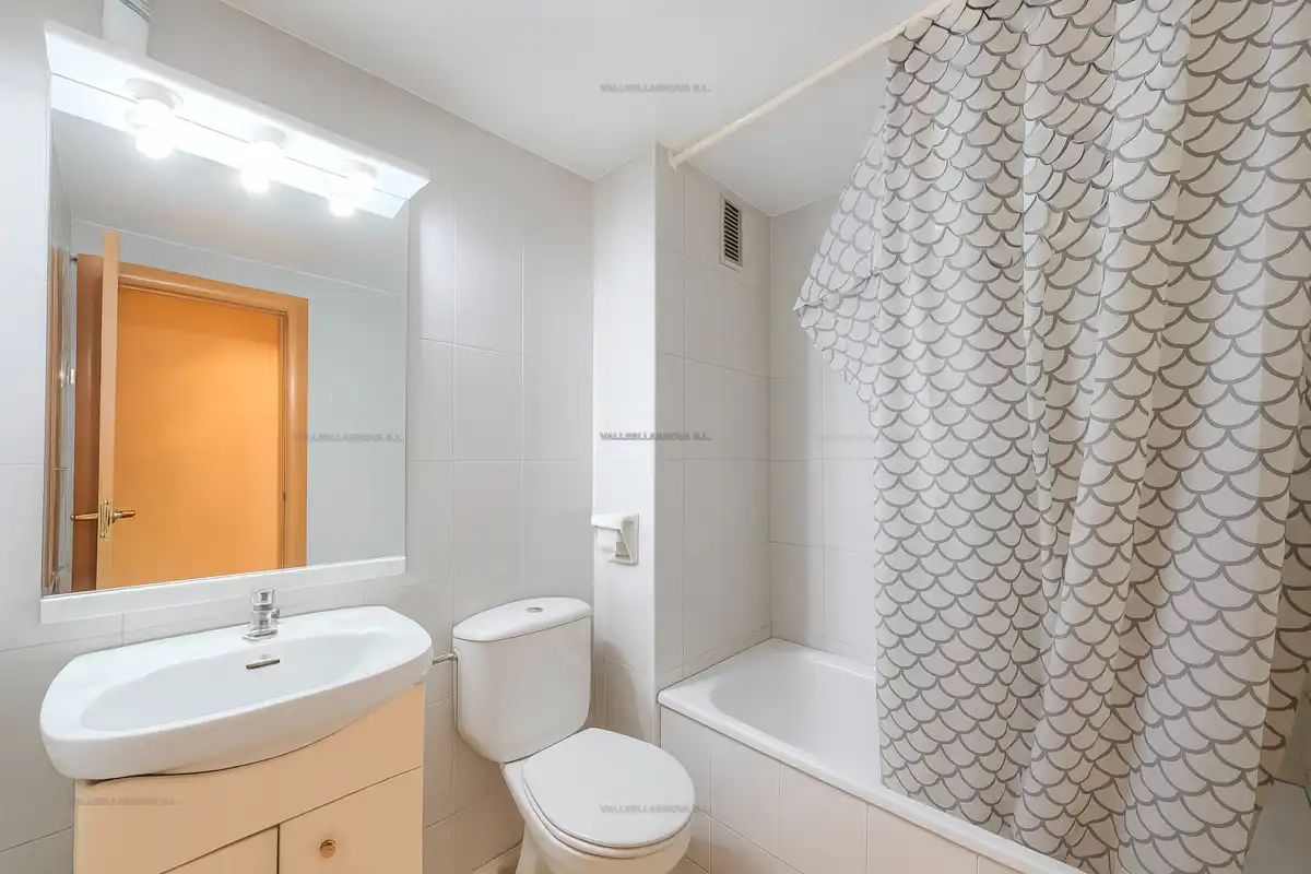 Baño de Piso en venta en Mollet del Vallès con Aire acondicionado, Calefacción y Trastero