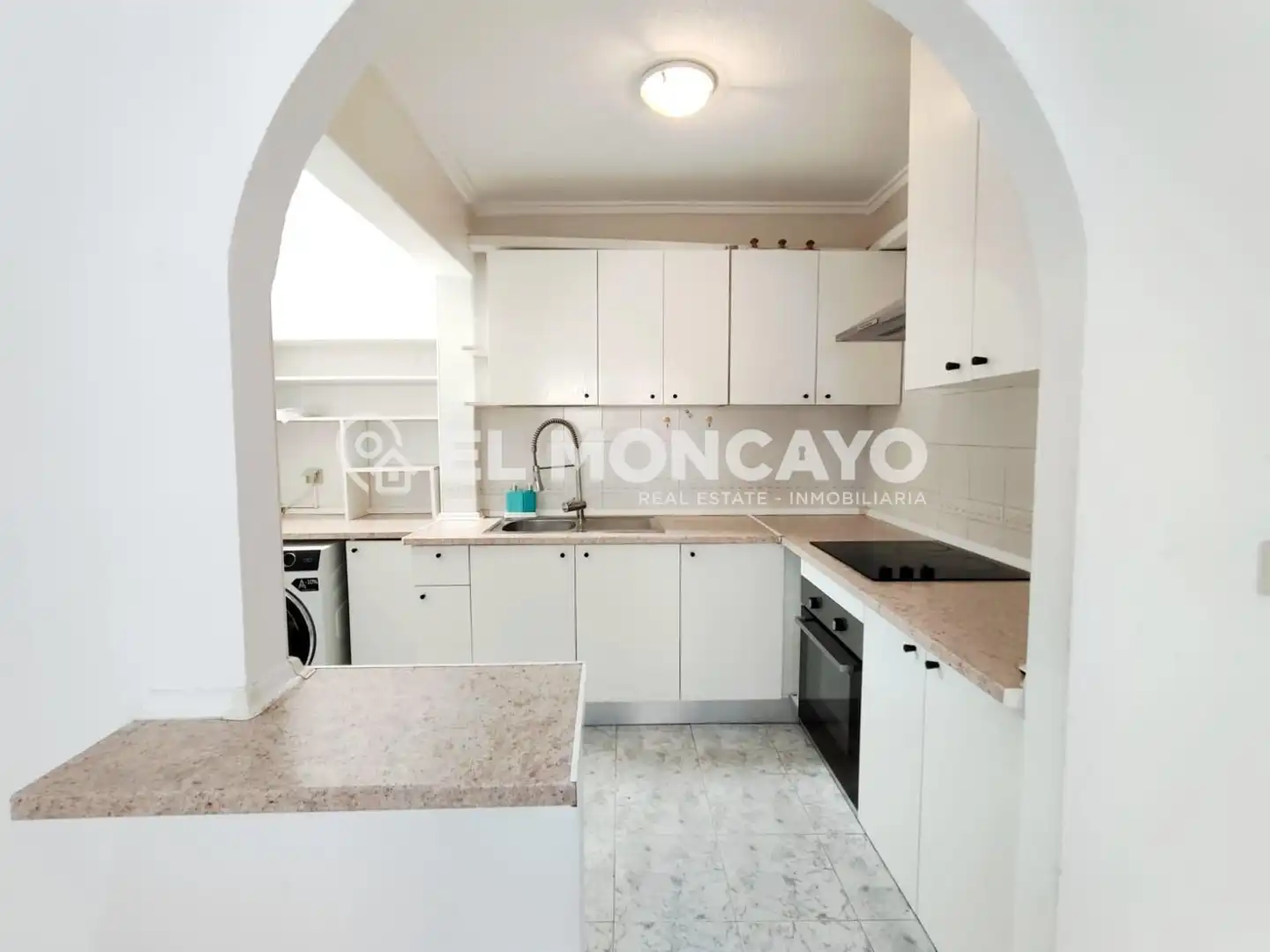 Cuina de Casa o xalet en venda en Orihuela amb Aire condicionat, Calefacció i Jardí privat