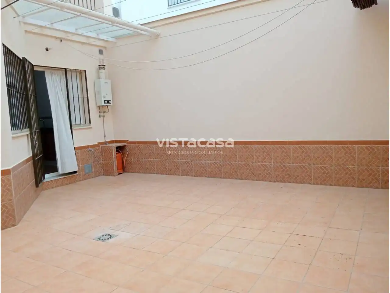 Casa adosada de alquiler en Mairena del Alcor