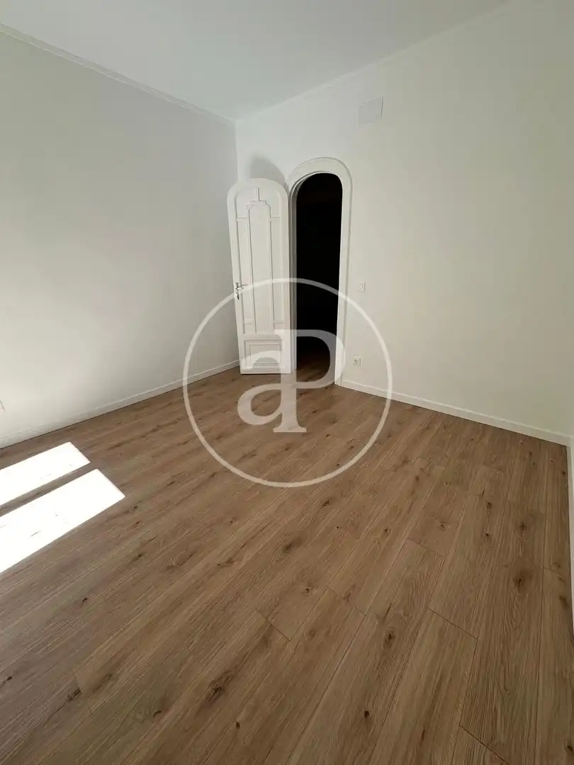 Wohnung zur Miete in Valencia mit Klimaanlage, Heizung und Terrasse