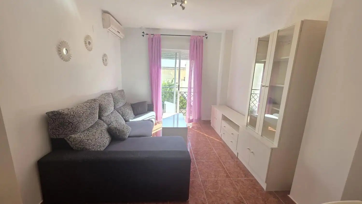 Wohnung zur Miete in Mulhacen, Aljomahima - Ermita