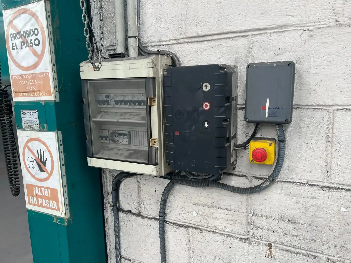 Außenansicht von Fabrikhallen zur Miete in Narón