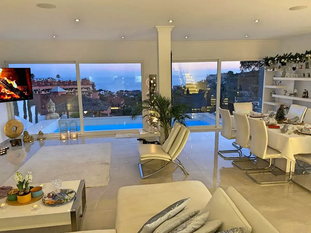Living room of Houses for sale in Fuengirola  with Air Conditioner, Terrace and Furnished