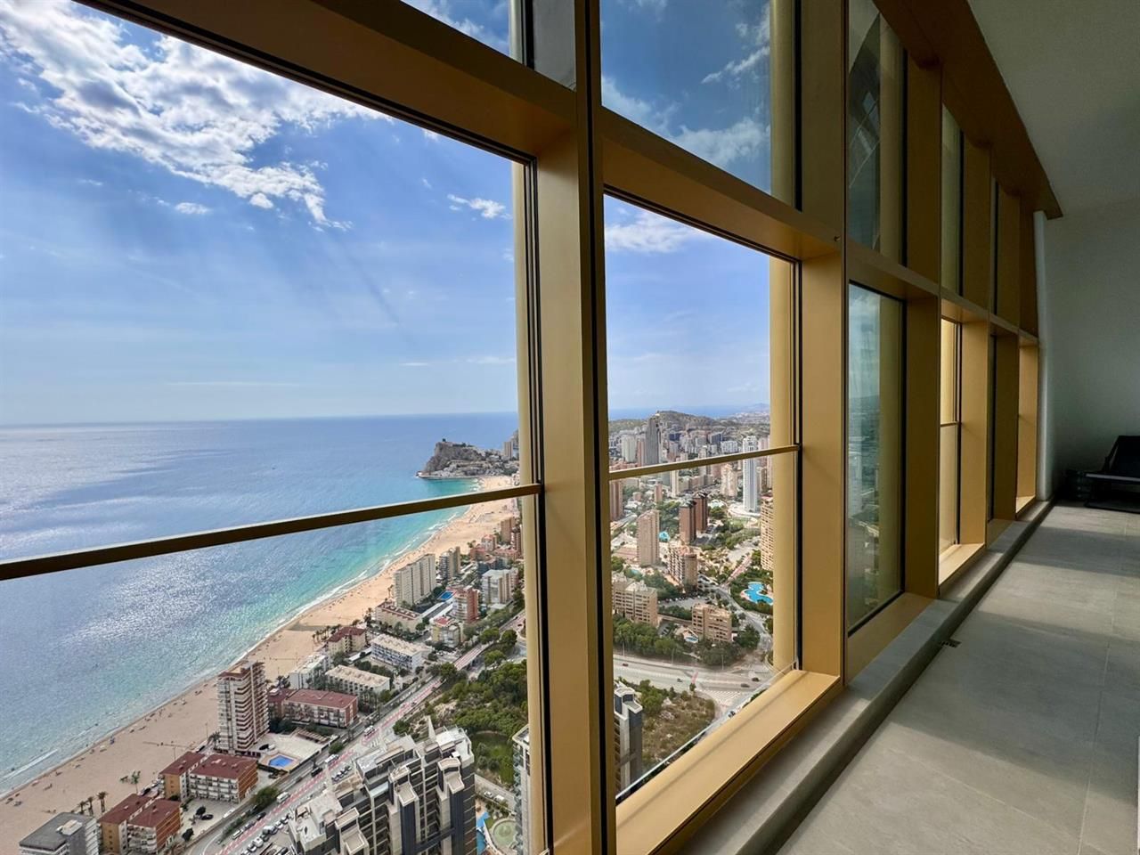 Bedroom of Flat for sale in Benidorm  with Air Conditioner, Heating and Terrace