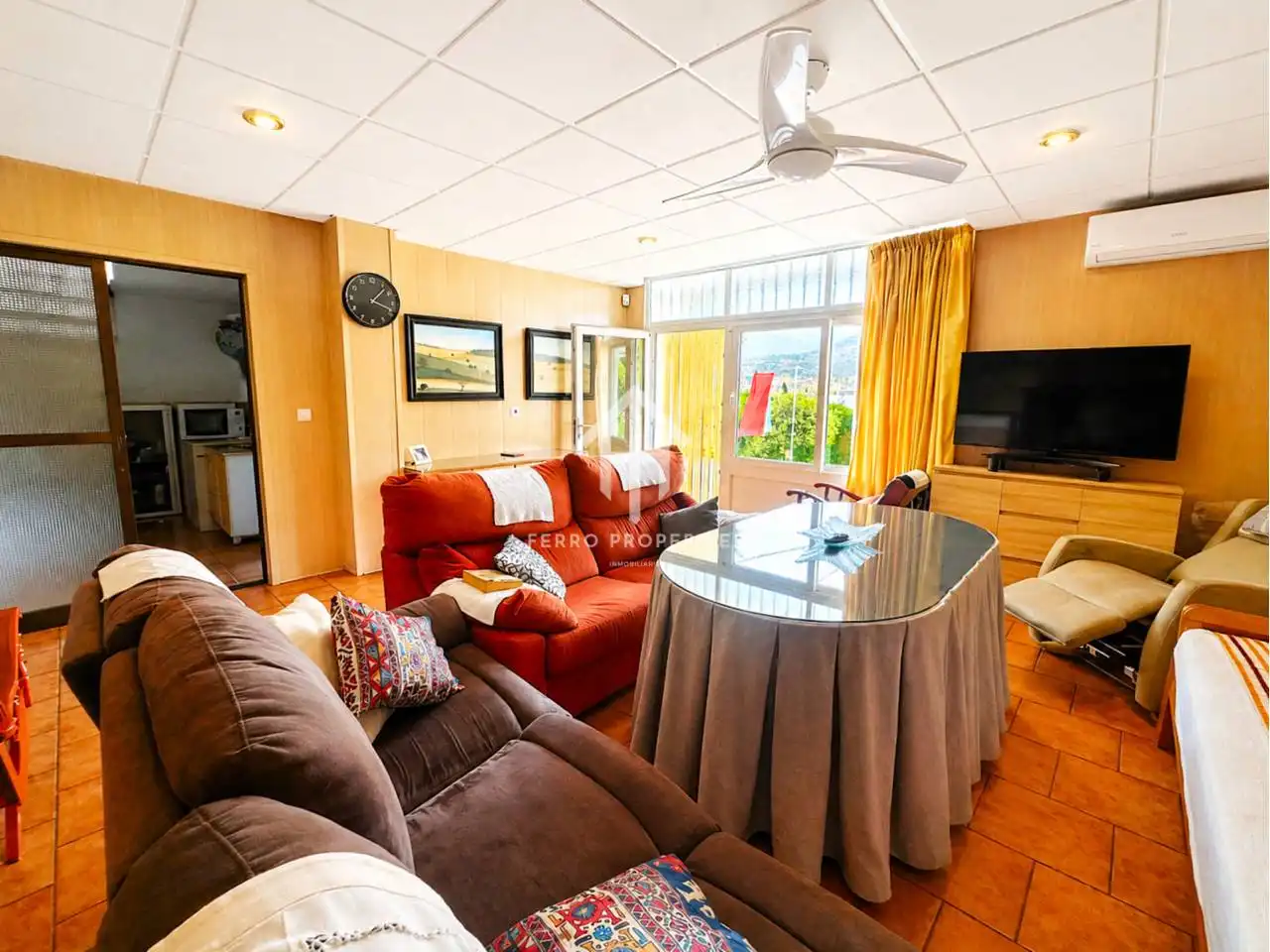 Sala d'estar de Casa o xalet en venda en Loja amb Aire condicionat, Jardí privat i Terrassa