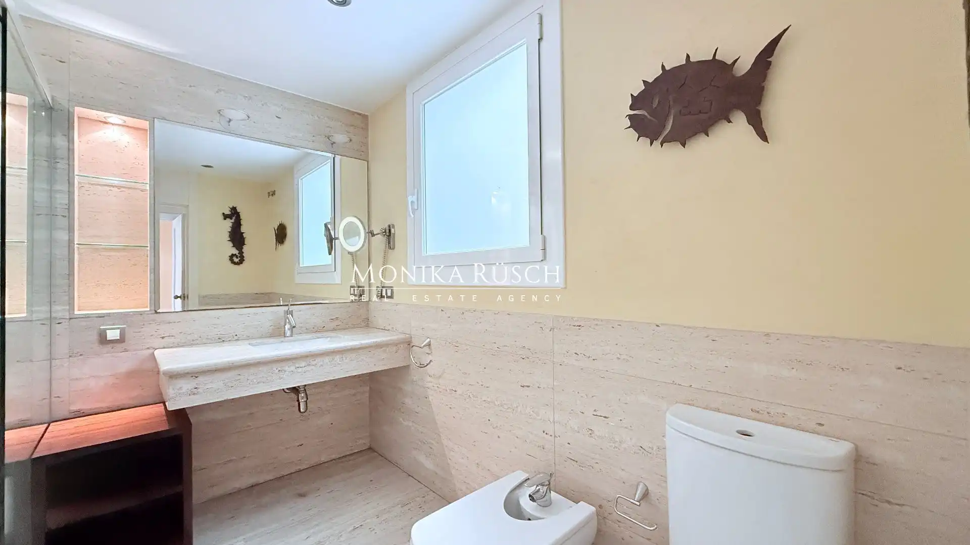 Baño de Piso en venta en Barcelona con Calefacción, Terraza y Trastero
