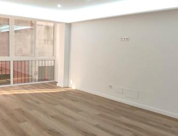 Photo 3 of Flat for sale in Calle Antonio Rubio Torres, Puerto Deportivo, Fuengirola