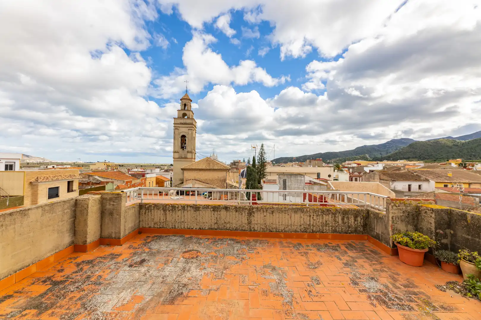 Vista exterior de Piso en venta en Llaurí con Aire acondicionado, Calefacción y Trastero