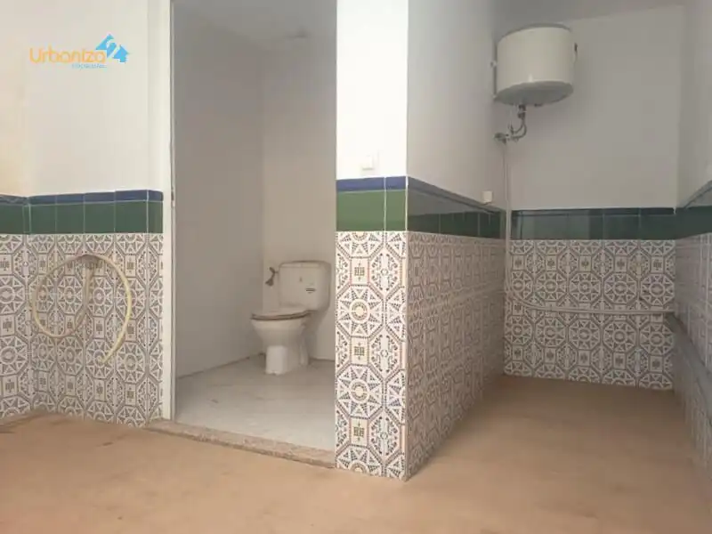 Baño de Local en venta en Puebla de Obando con Aire acondicionado