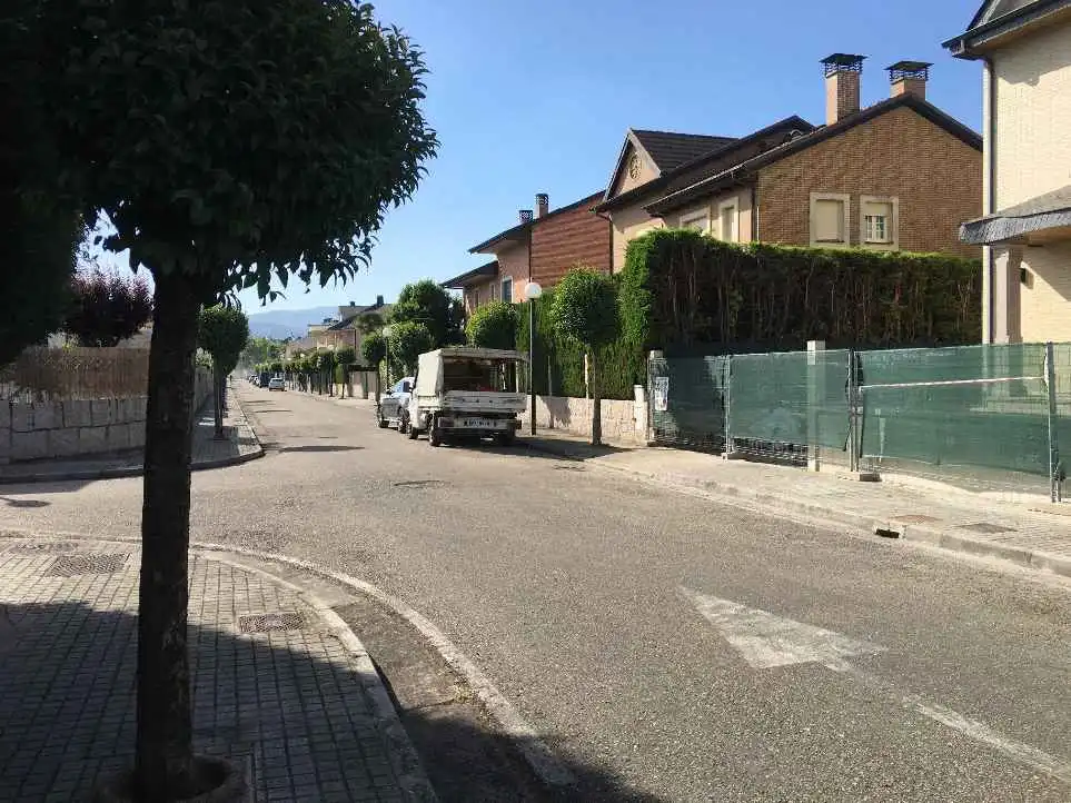 Vista exterior de Casa o xalet en venda en Ponferrada amb Aire condicionat, Calefacció i Jardí privat