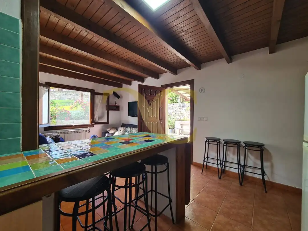 Cuina de Casa o xalet en venda en Peñamellera Alta amb Calefacció, Jardí privat i Terrassa