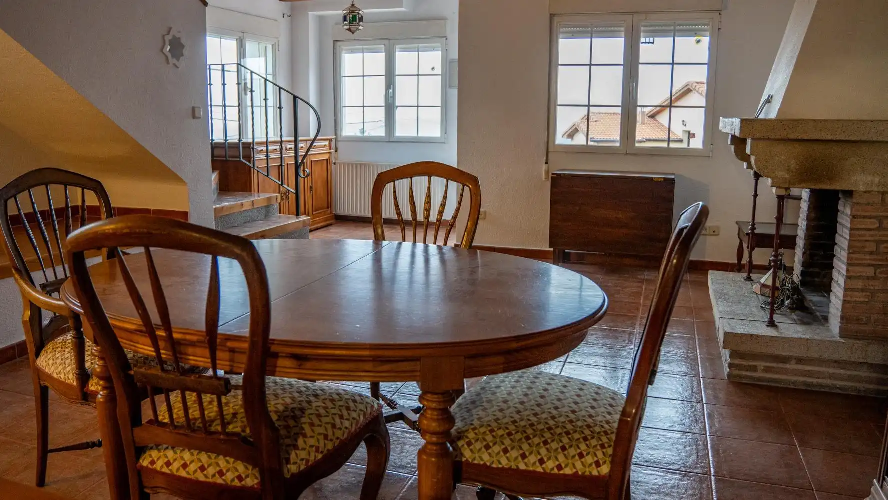 Esszimmer von Einfamilien-Reihenhaus zur Miete in Miraflores de la Sierra mit Heizung, Möbliert und Balkon