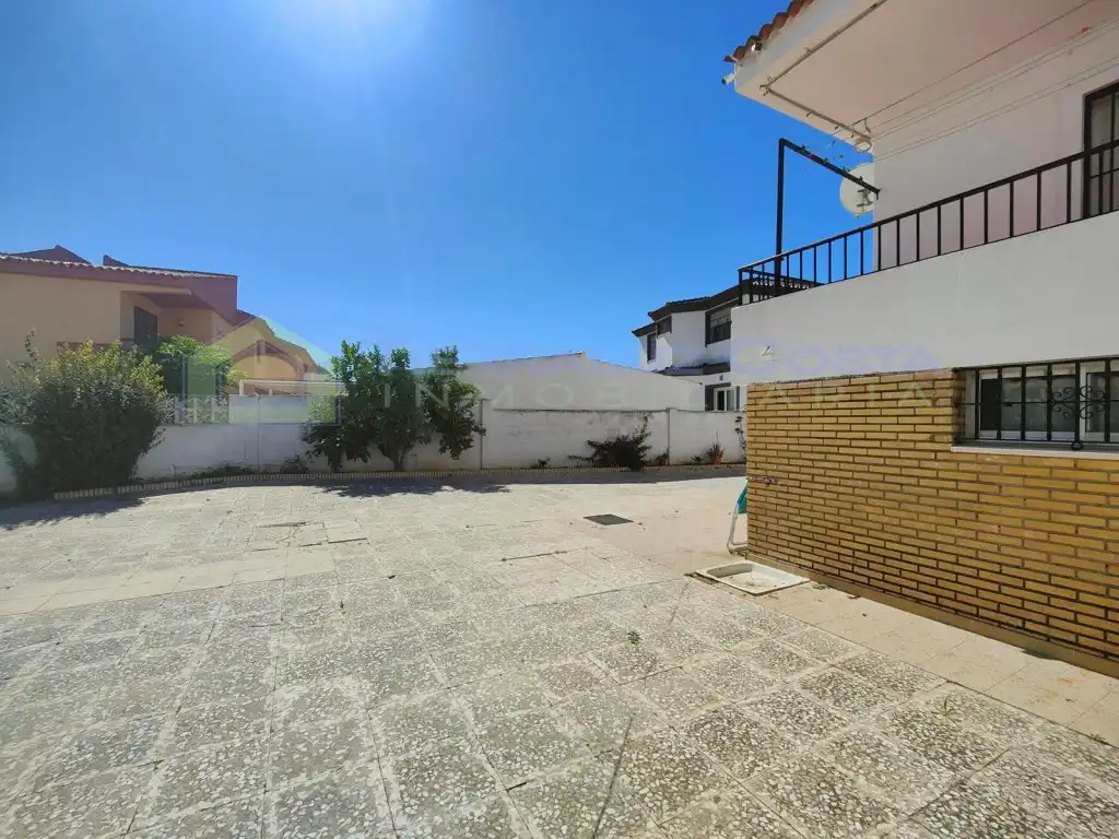 Vista exterior de Casa o xalet en venda en La Antilla amb Jardí privat, Terrassa i Traster