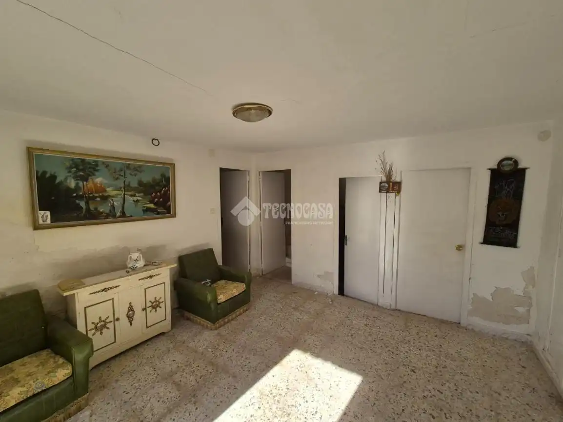 Sala d'estar de Finca rústica en venda en Sigüenza amb Calefacció i Moblat