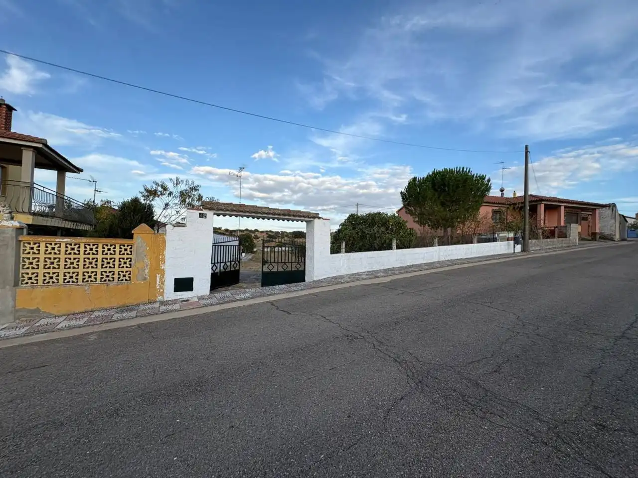 Vista exterior de Casa o xalet en venda en Ituero de Azaba amb Calefacció, Jardí privat i Terrassa