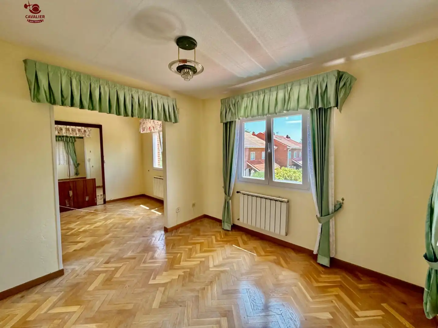 Sala d'estar de Casa adosada en venda en Guadarrama amb Calefacció, Jardí privat i Traster