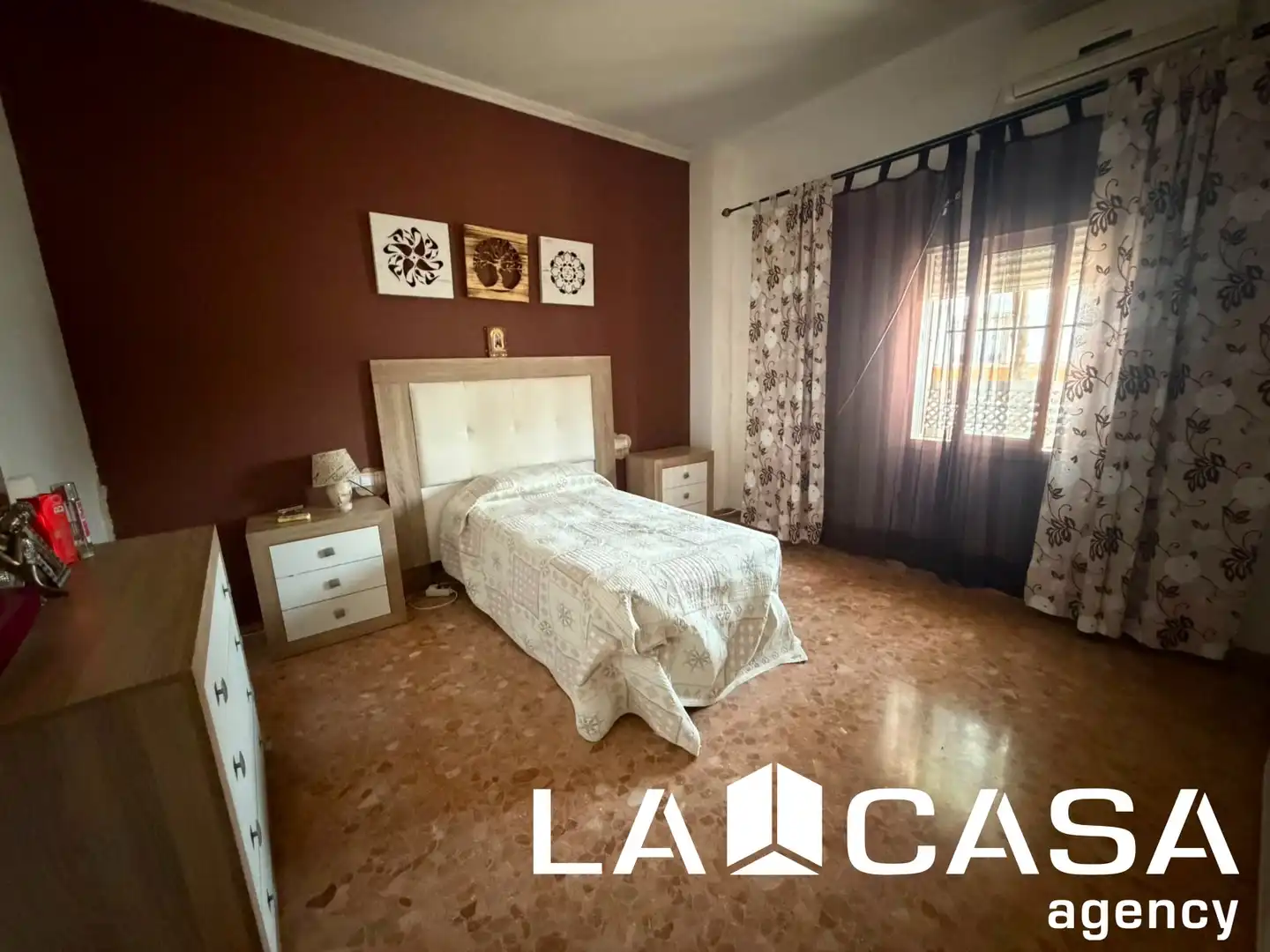 Dormitori de Casa o xalet en venda en Dos Hermanas