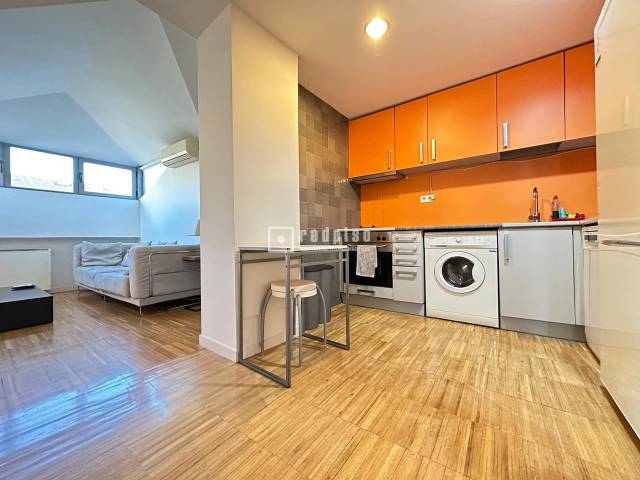 Piso en Venta en TESORO en Universidad - Malasaña