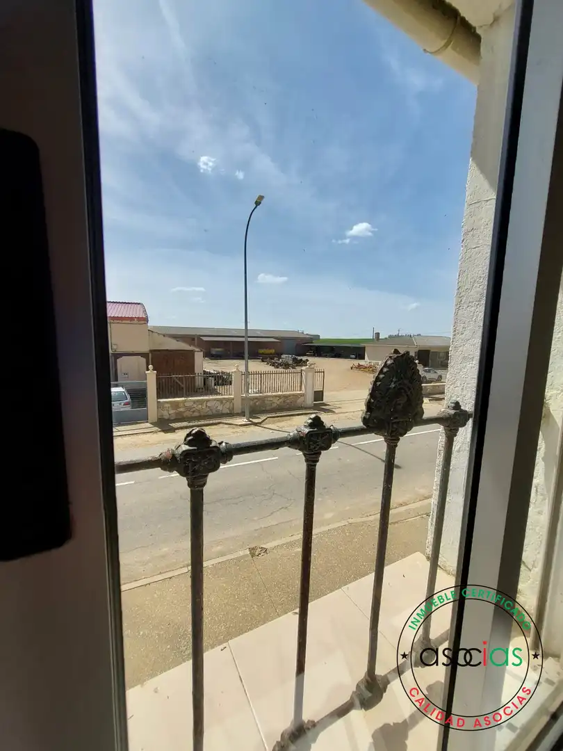 Vista exterior de Casa adosada en venda en Melgar de Arriba amb Jardí privat