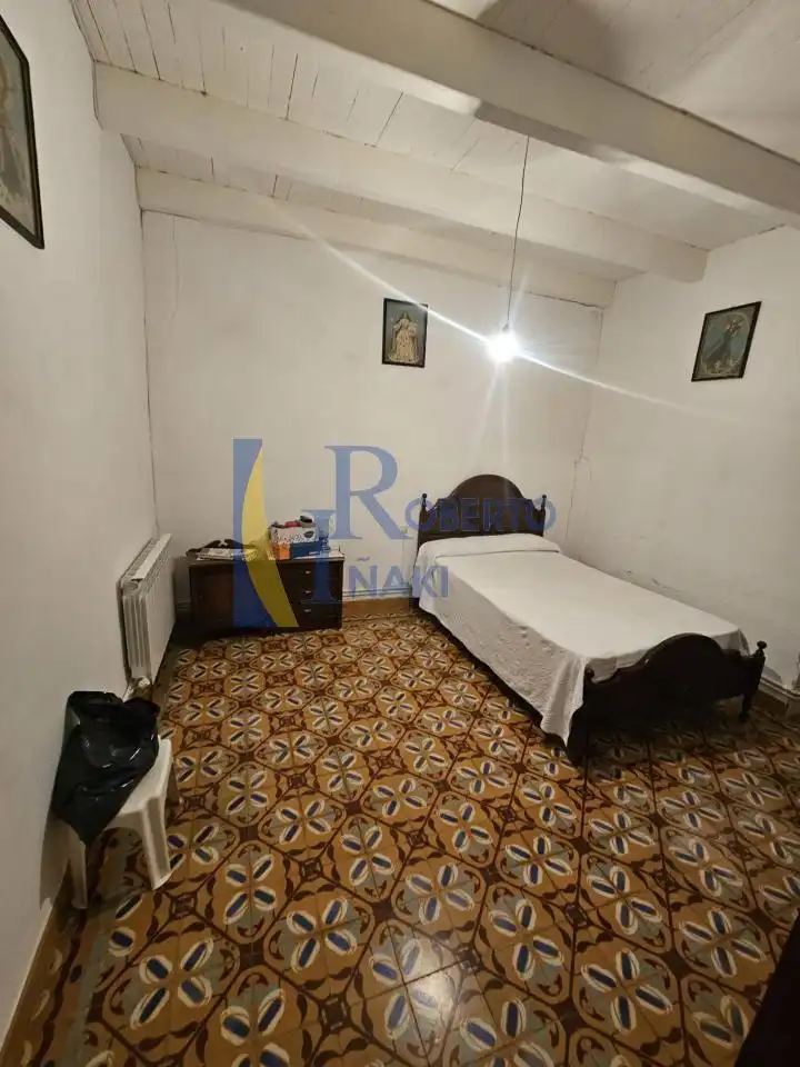 Dormitori de Casa o xalet en venda en Villabraz amb Jardí privat