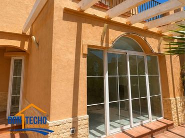Villa con balcone in vendita a Calle Orfebres