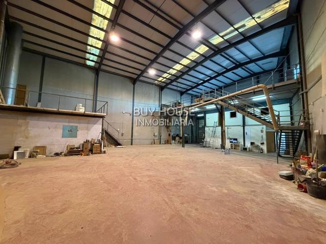 Nave industrial en Venta en Estación - Cruz Roja